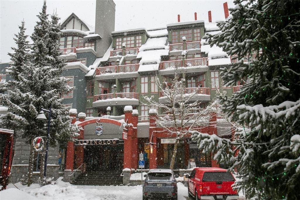 Alpenglow Lodge By Bill Whistler Exterior photo